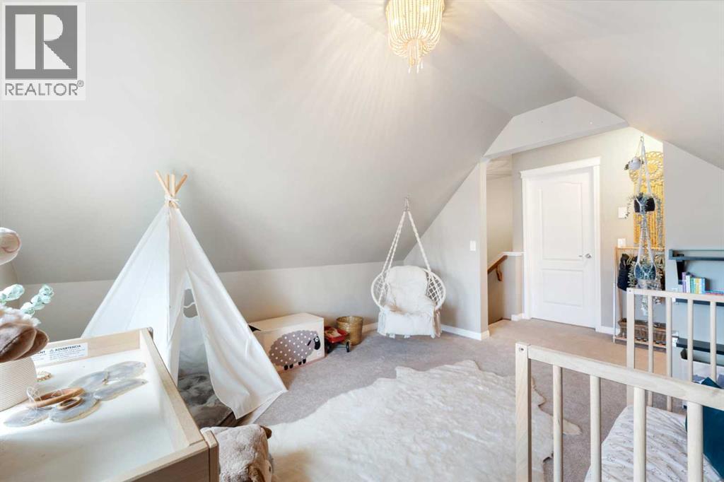 Single Family House for Sale in  Evansborough Common NW Evanston Calgary 