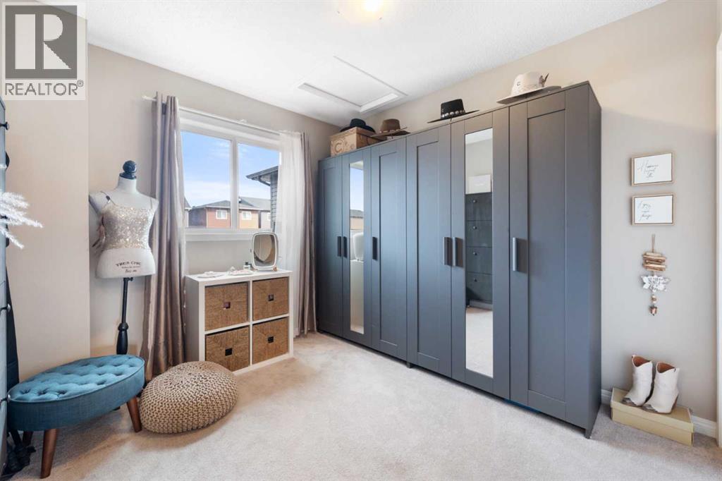 Single Family House for Sale in  Evansborough Common NW Evanston Calgary 