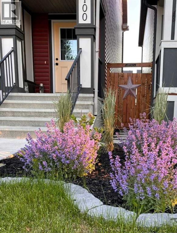 Single Family House for Sale in  Evansborough Common NW Evanston Calgary 