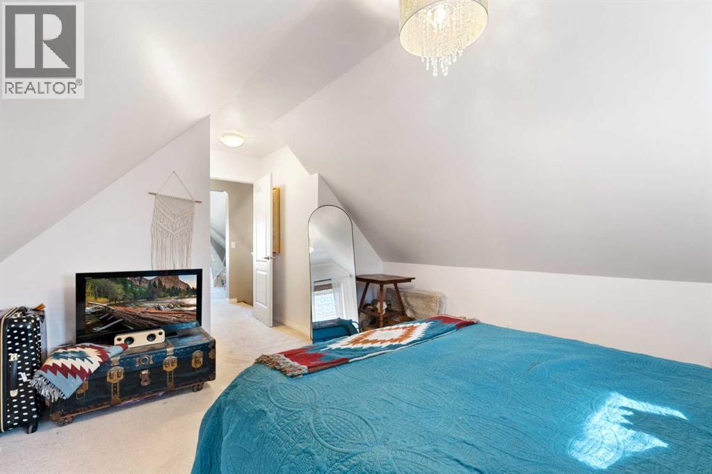 Single Family House for Sale in  Evansborough Common NW Evanston Calgary 