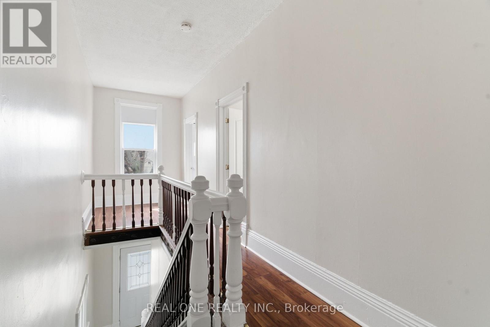 UPPER - 162 DARLING STREET