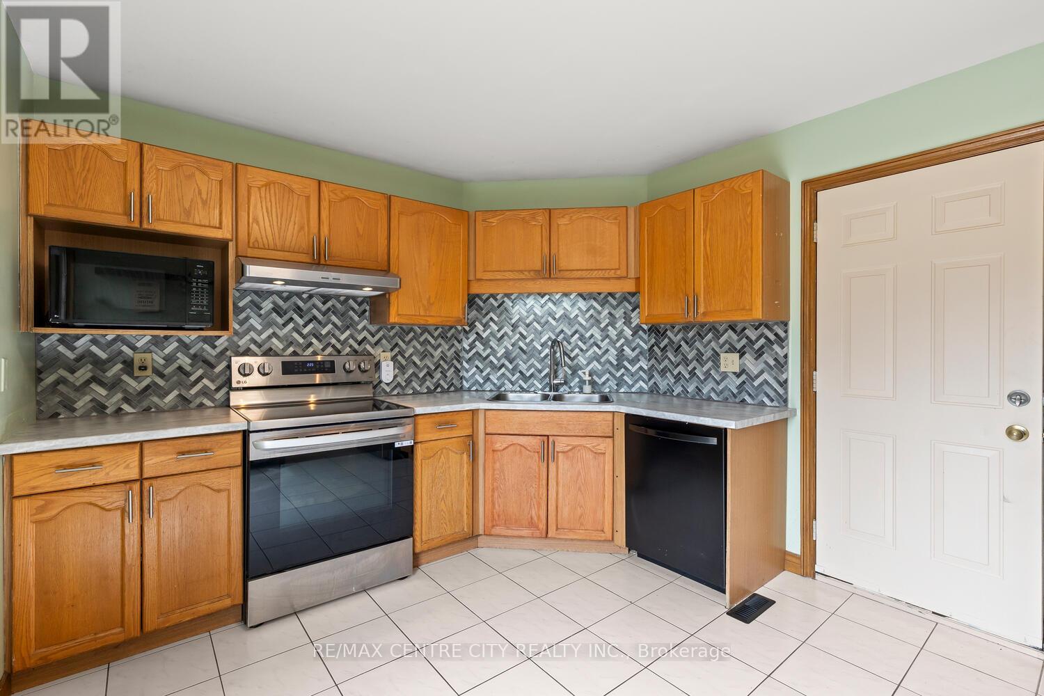#1 20 KERNOHAN PARKWAY - 14