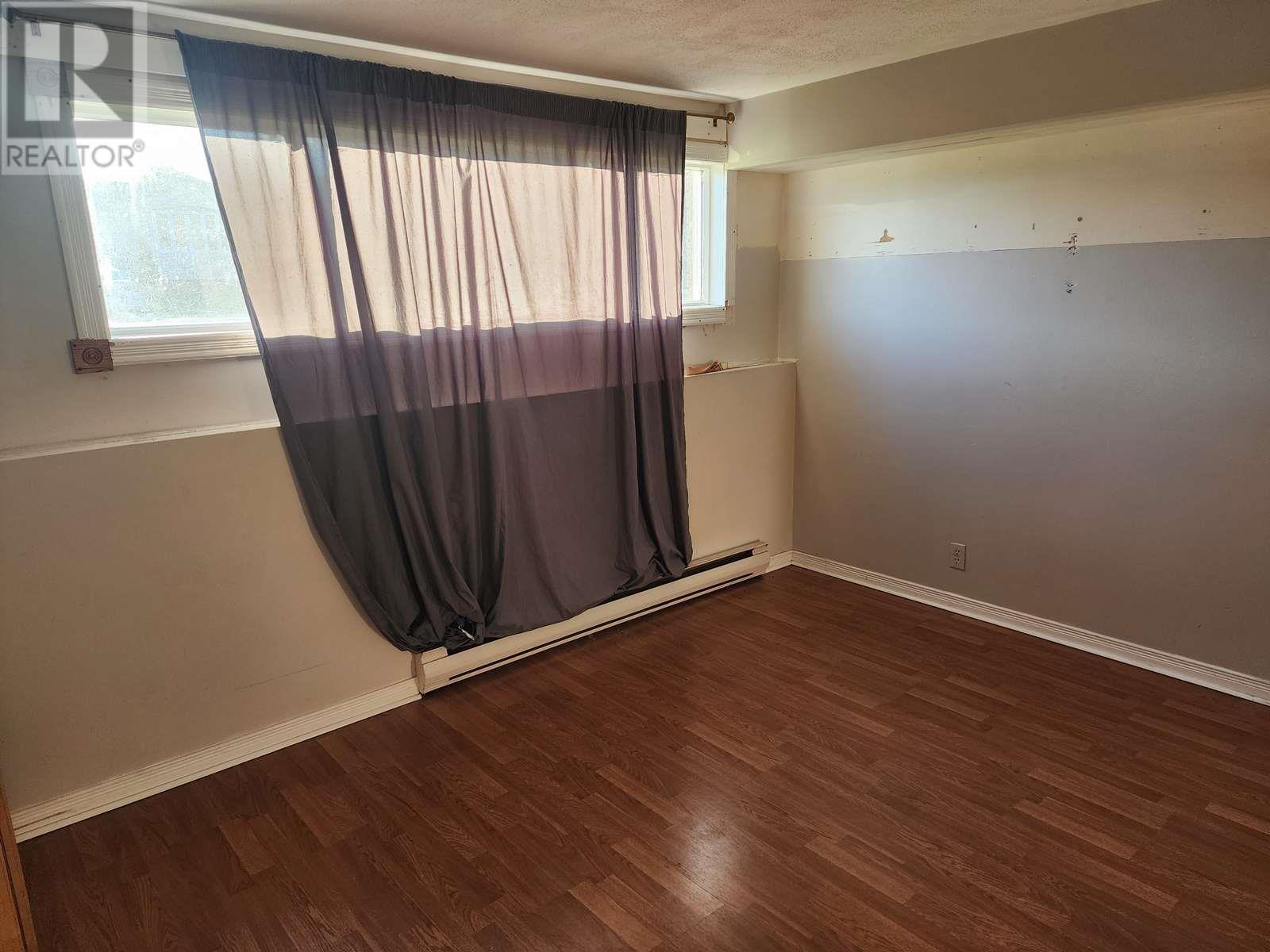 38 EASTGROVE CRES - 15