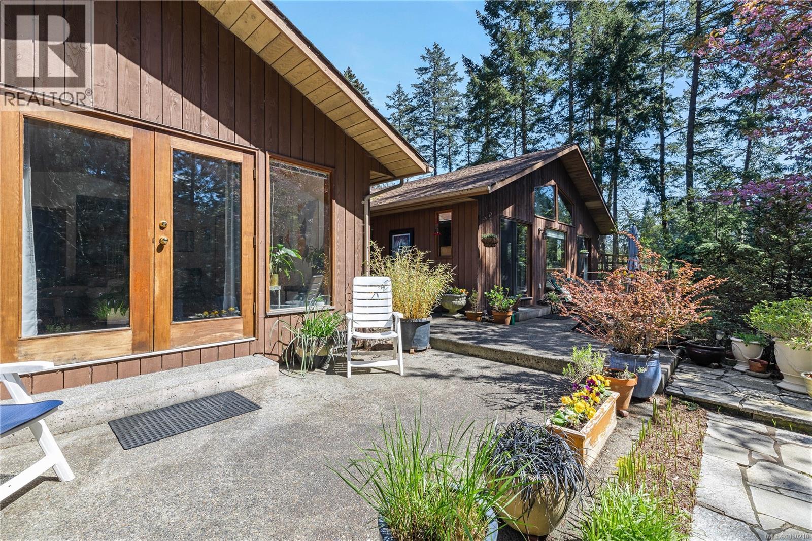  112 Cairns Place, Salt Spring