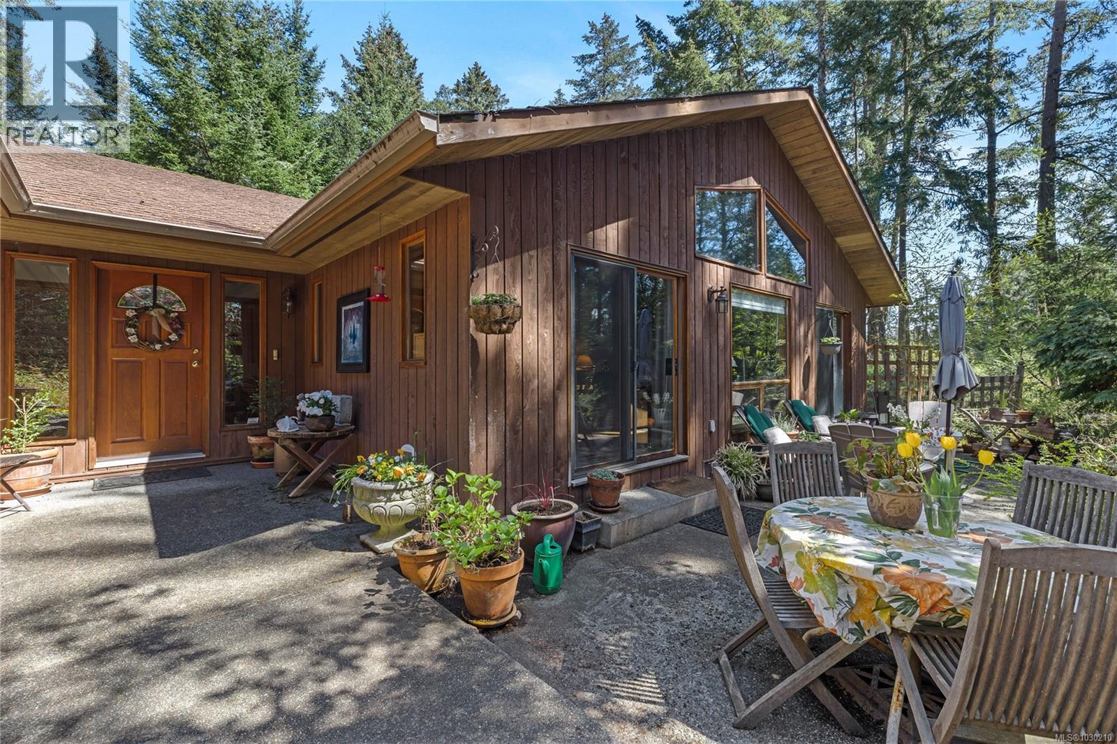 112 Cairns Place, Salt Spring