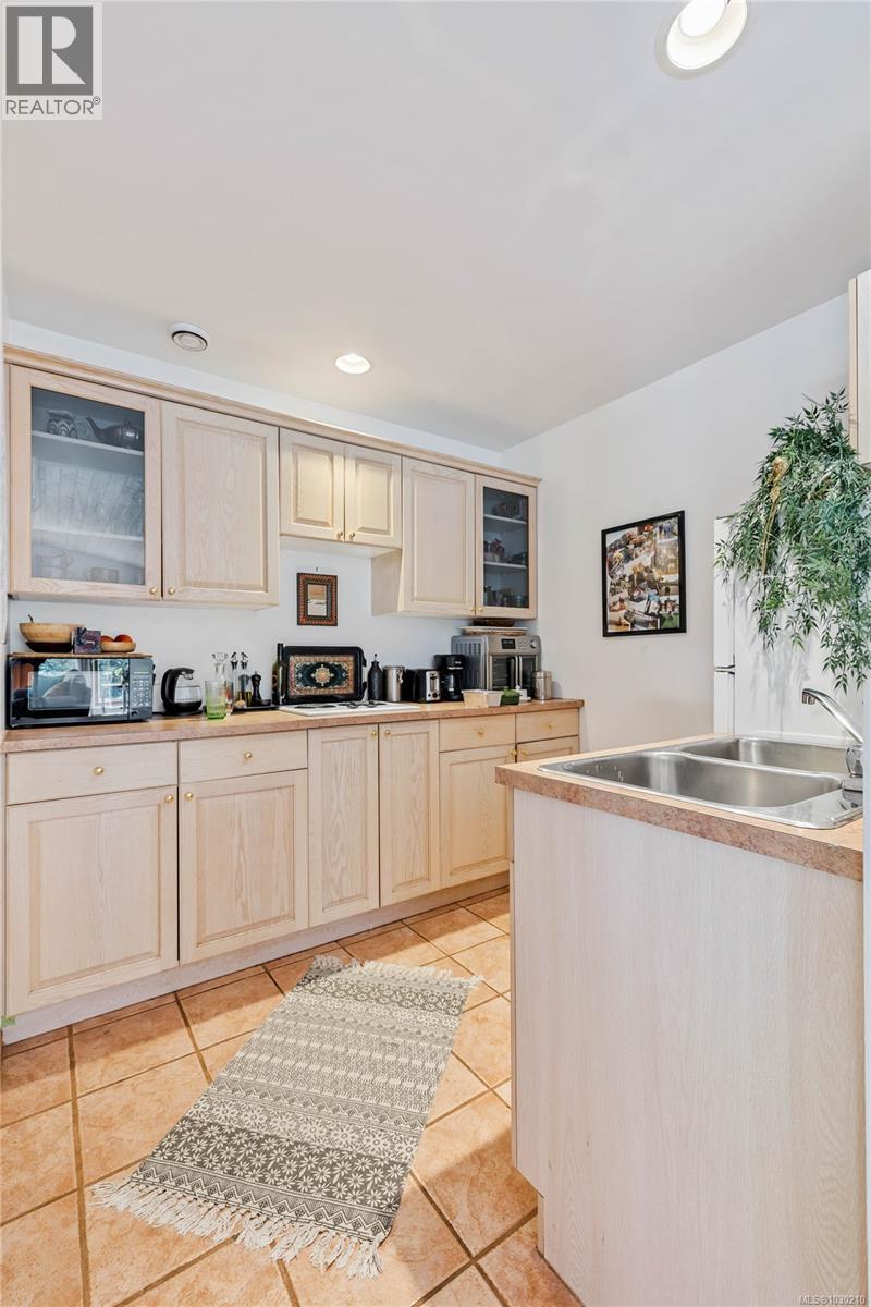  112 Cairns Place, Salt Spring