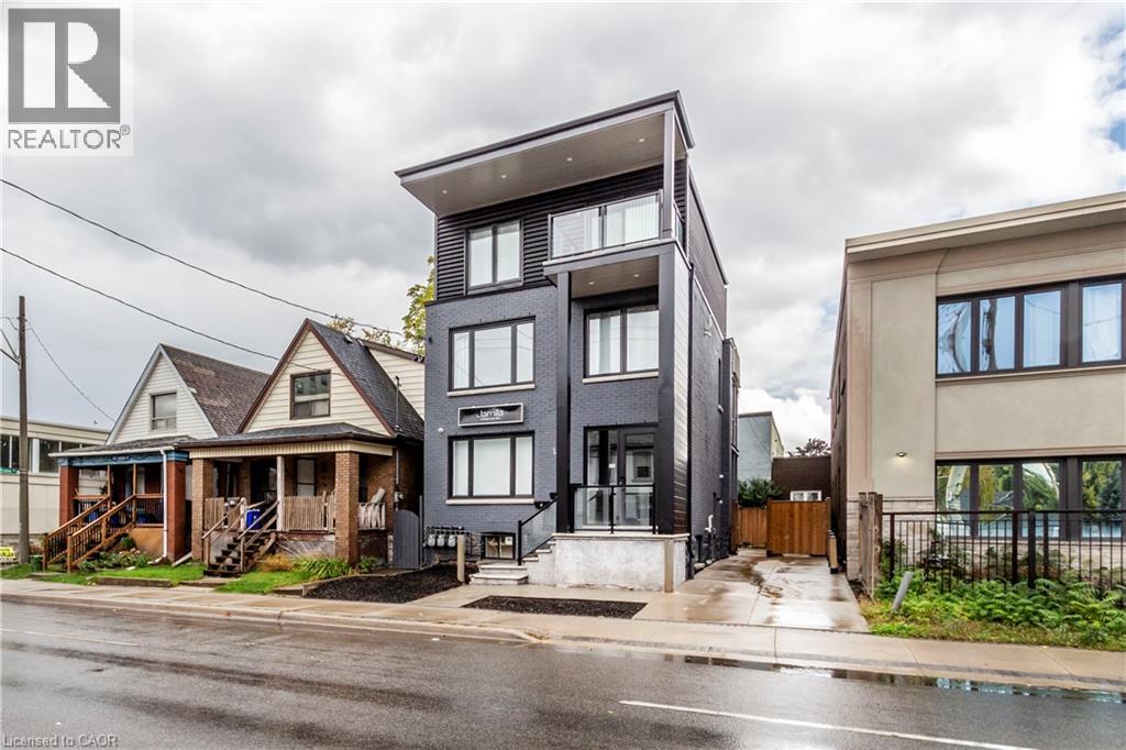 144 WELLINGTON Street N Unit# 2