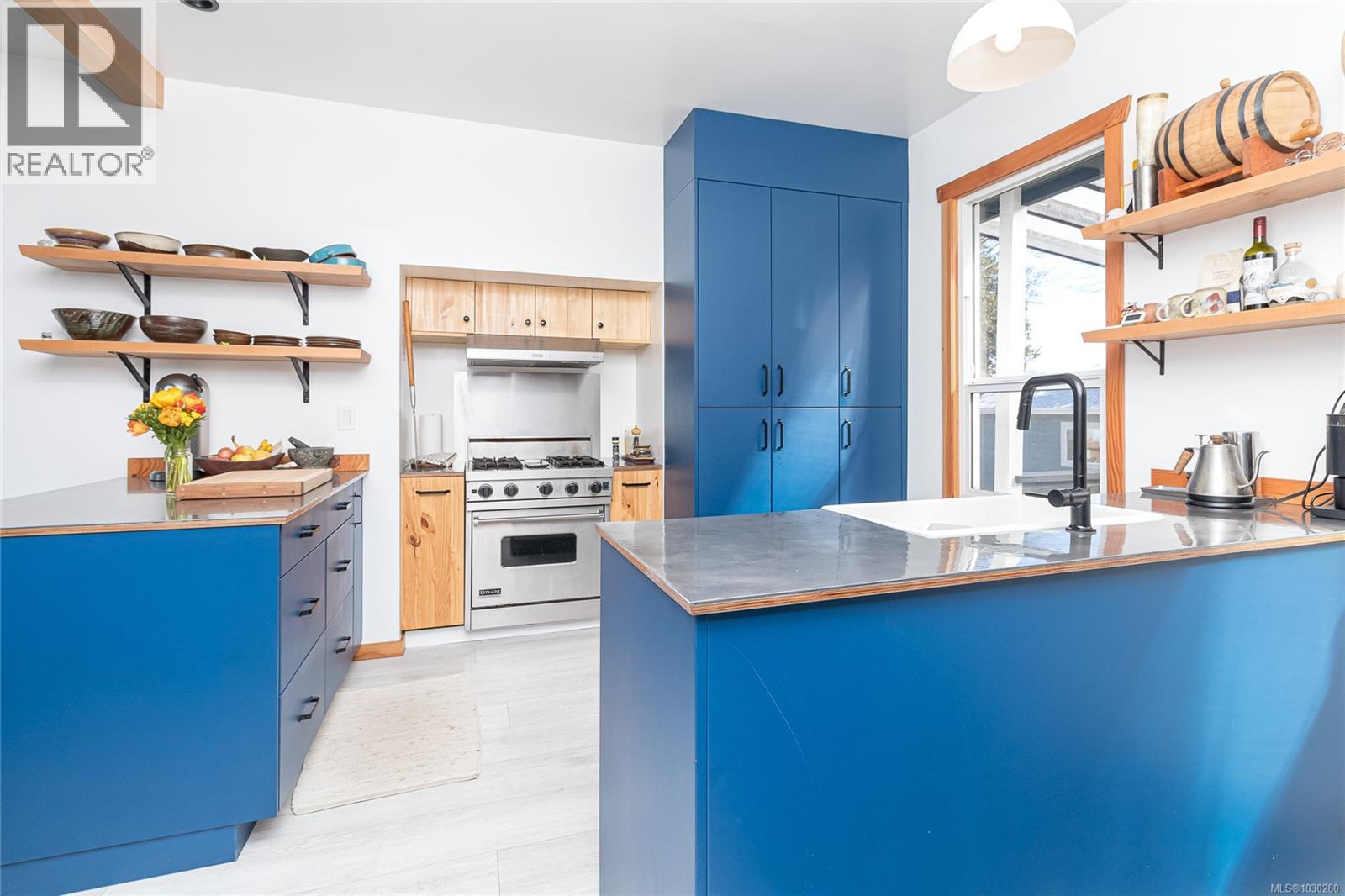 815 OLD ESQUIMALT RD - 8