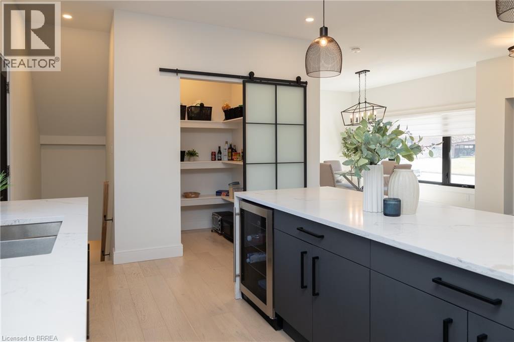 40 VARADI AVENUE - 11