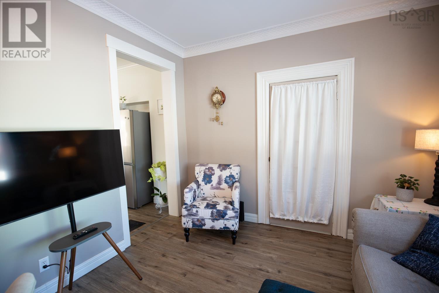 Property 20 of 48 of 26 MUIR Street