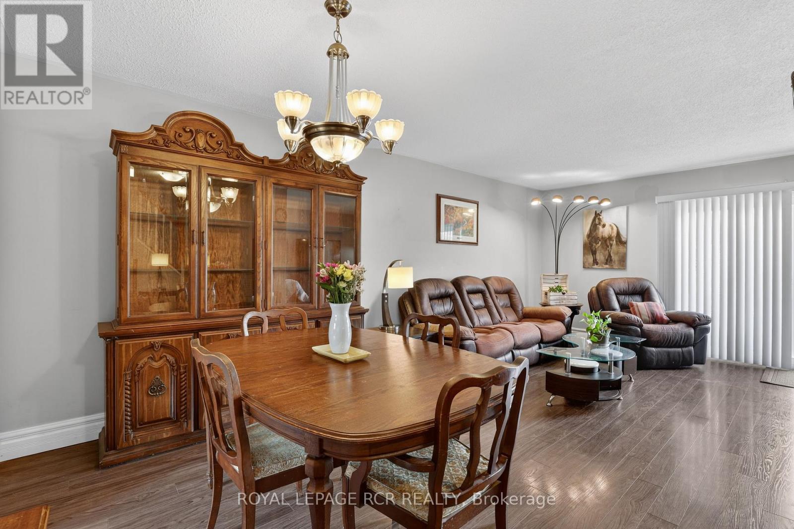 #12 2825 GANANOQUE DRIVE - 14