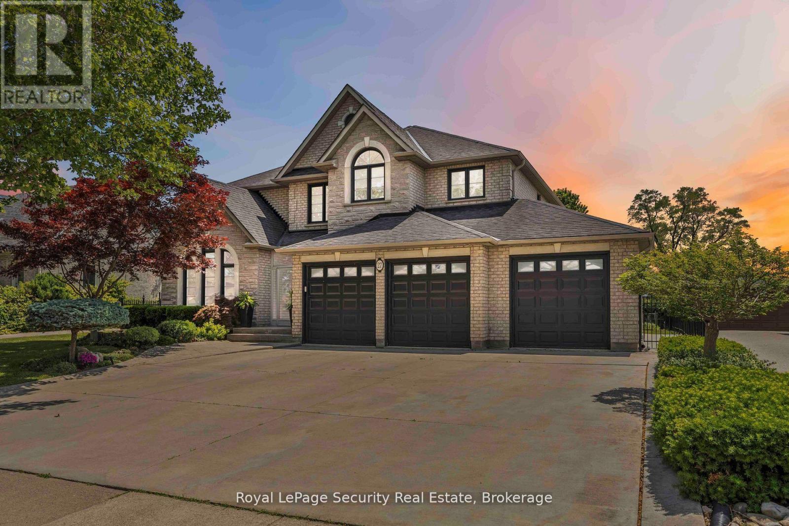 Listing photo of 27 GAYDON AVENUE