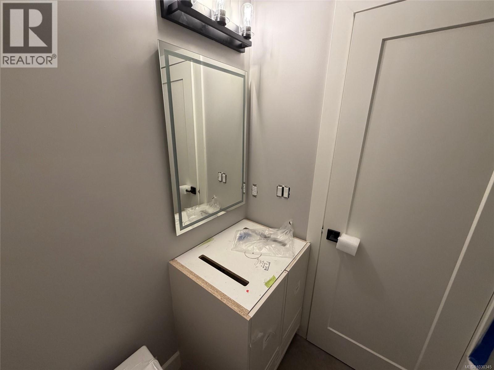 #2 1048 CLARKE RD - 6