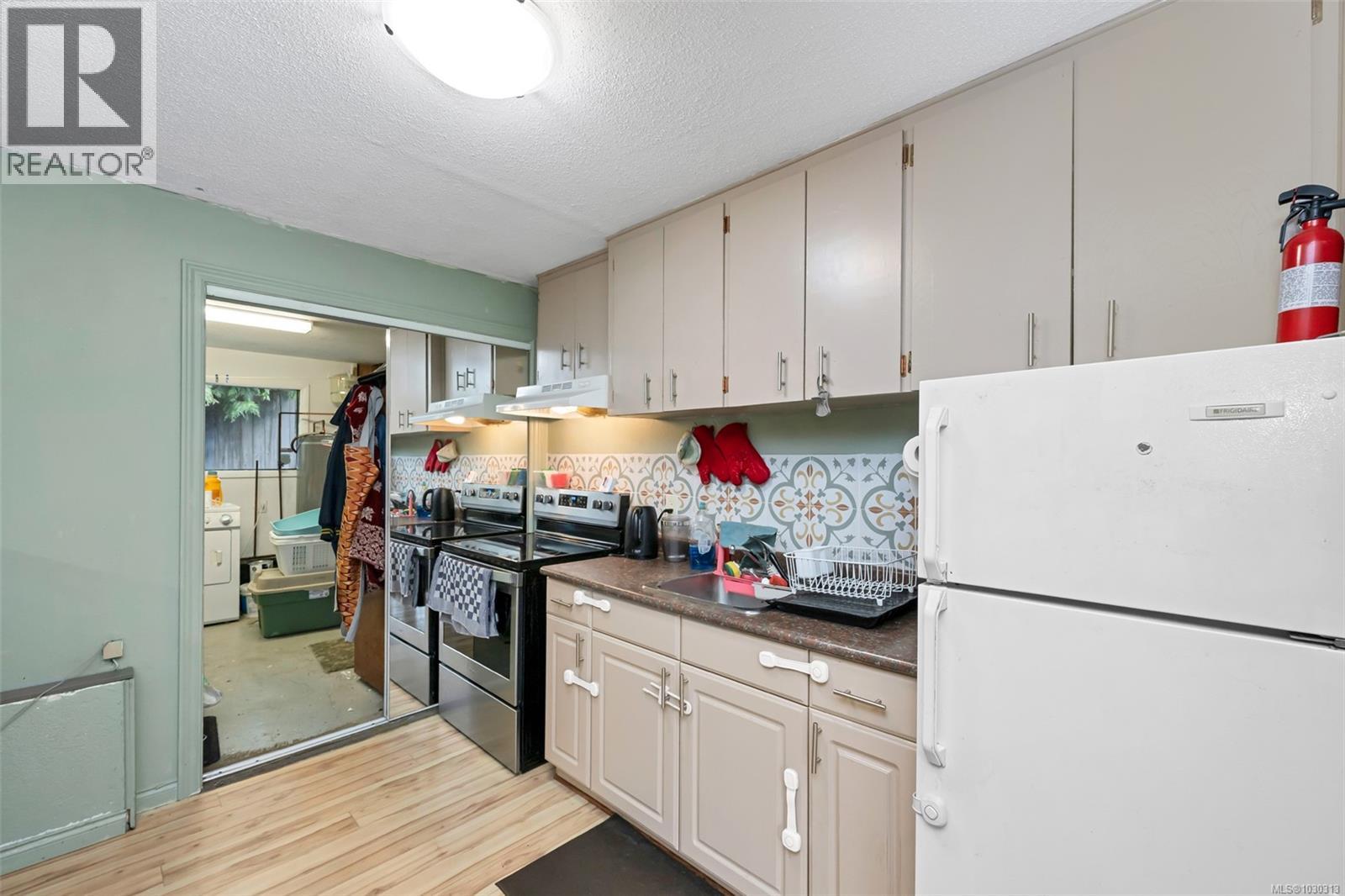 1707 ROBIN HILL DR - 32