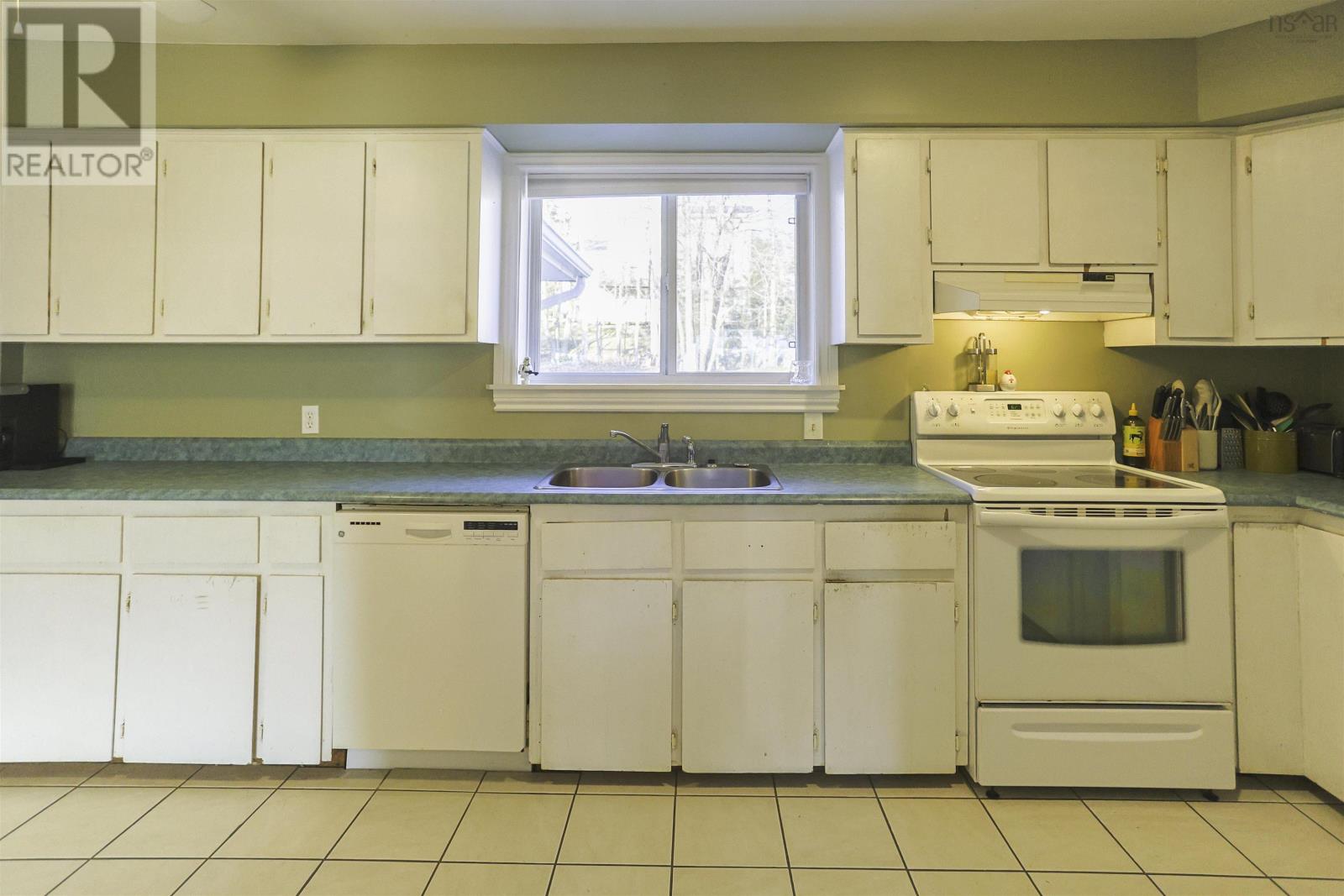 Property 31 of 39 of 33 Micmac Drive