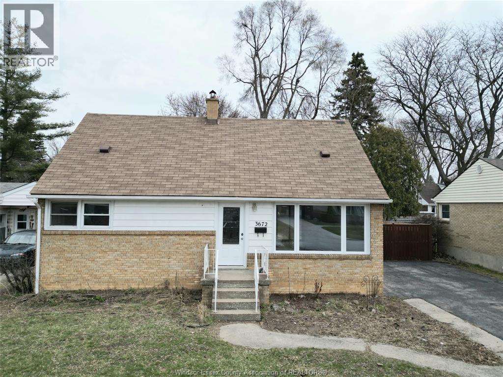 3672 MORRIS DRIVE - 1