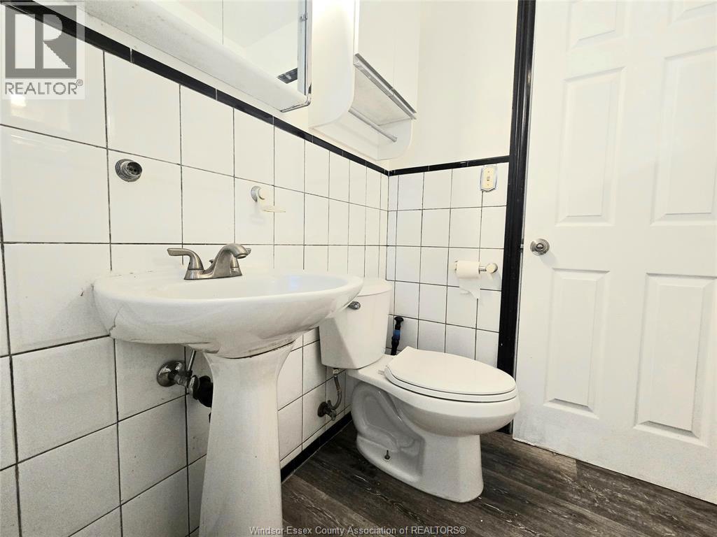 3672 MORRIS DRIVE - 15