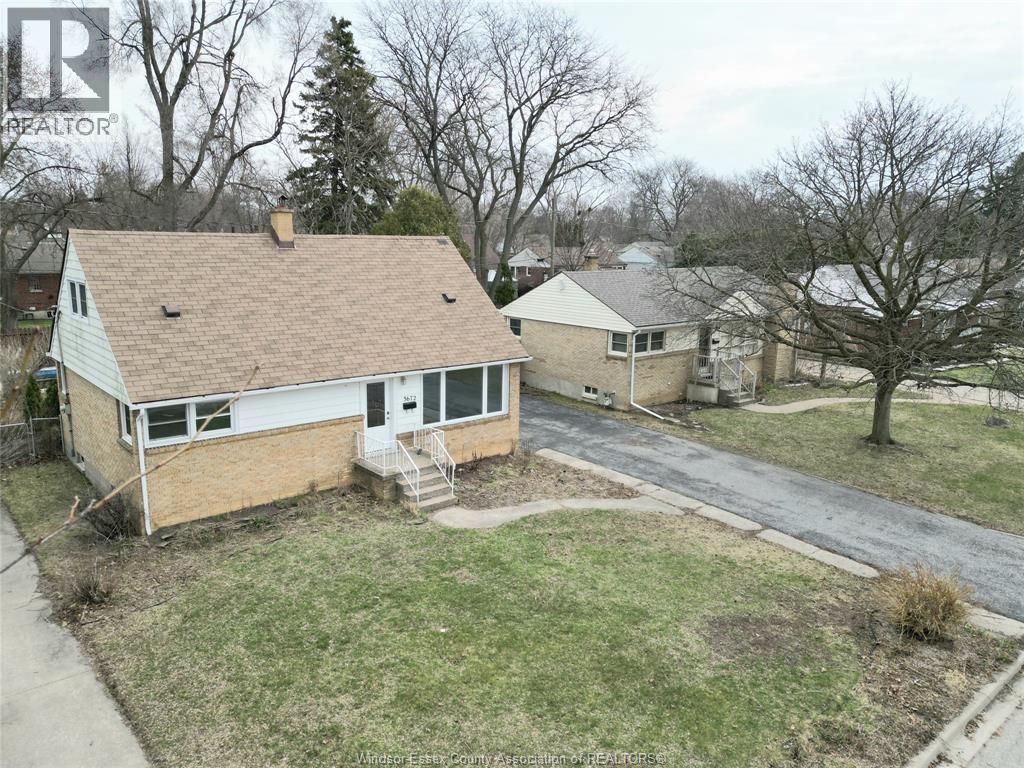 3672 MORRIS DRIVE - 2