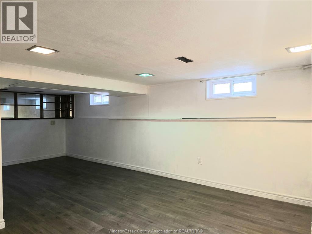 3672 MORRIS DRIVE - 22