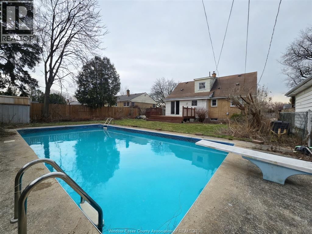 3672 MORRIS DRIVE - 26