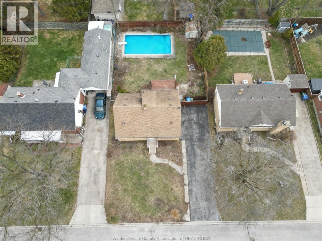 3672 MORRIS DRIVE - 3