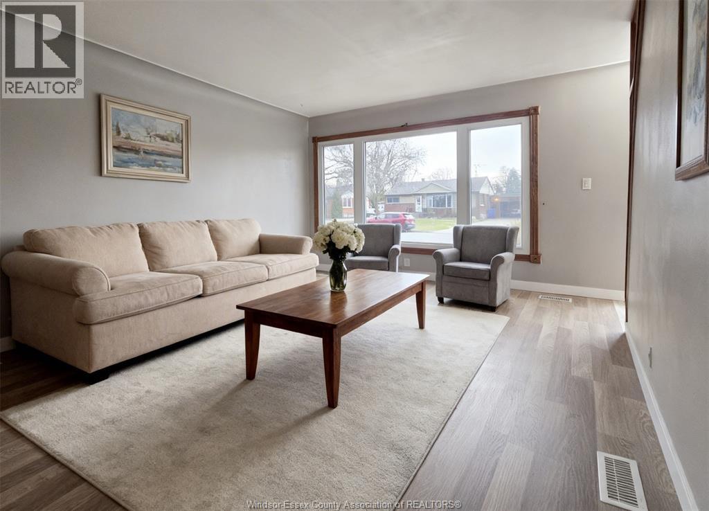 3672 MORRIS DRIVE - 6