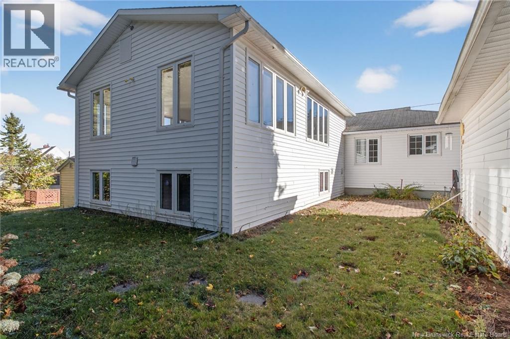 18 CARNEY AVENUE - 41