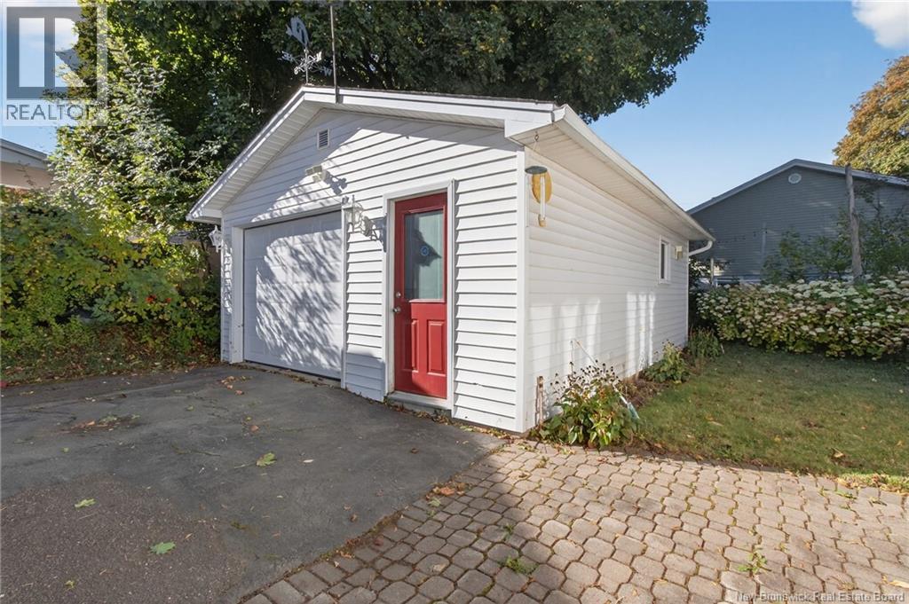 18 CARNEY AVENUE - 47