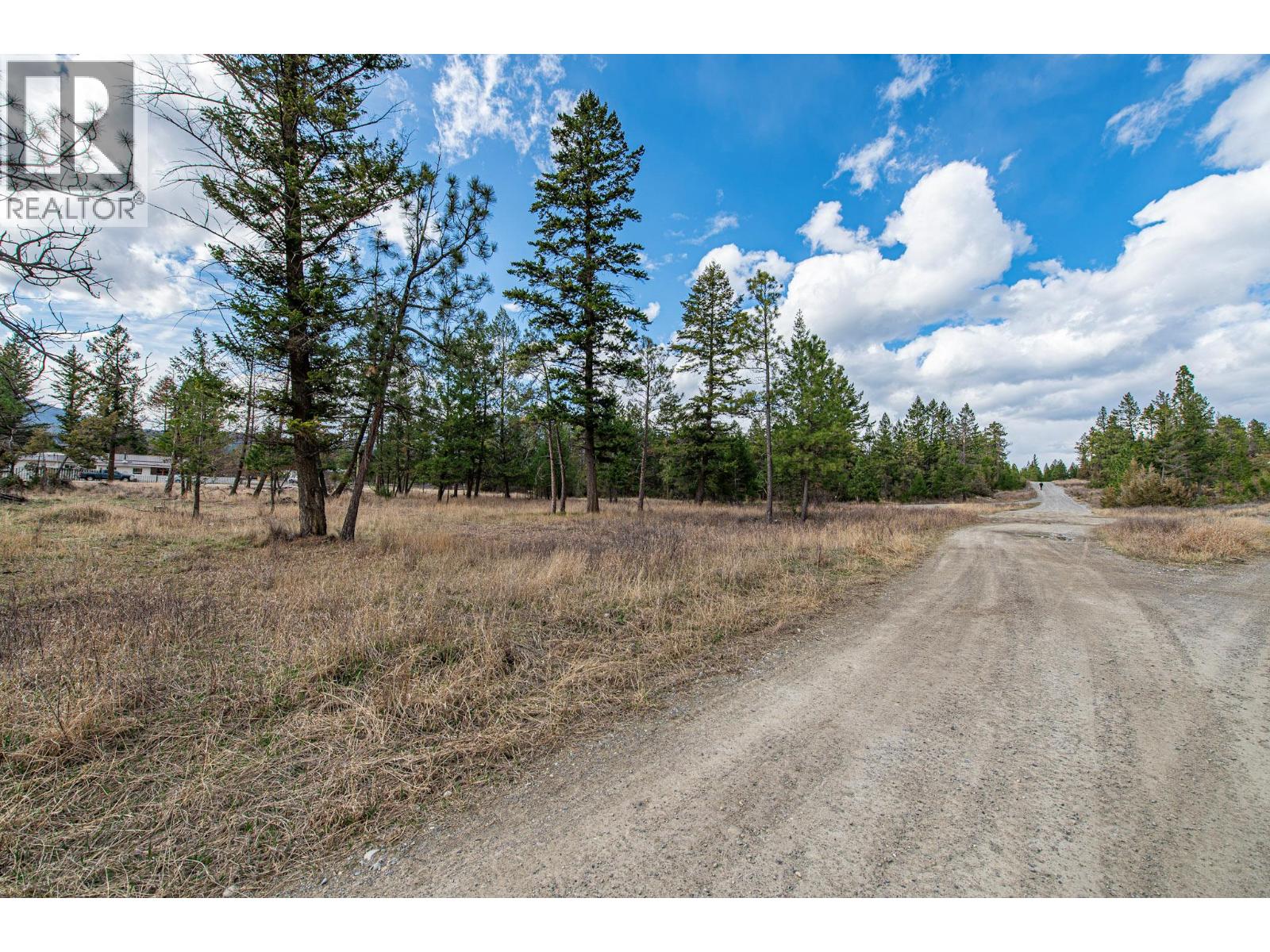 8850 GRAINGER Road, Canal Flats