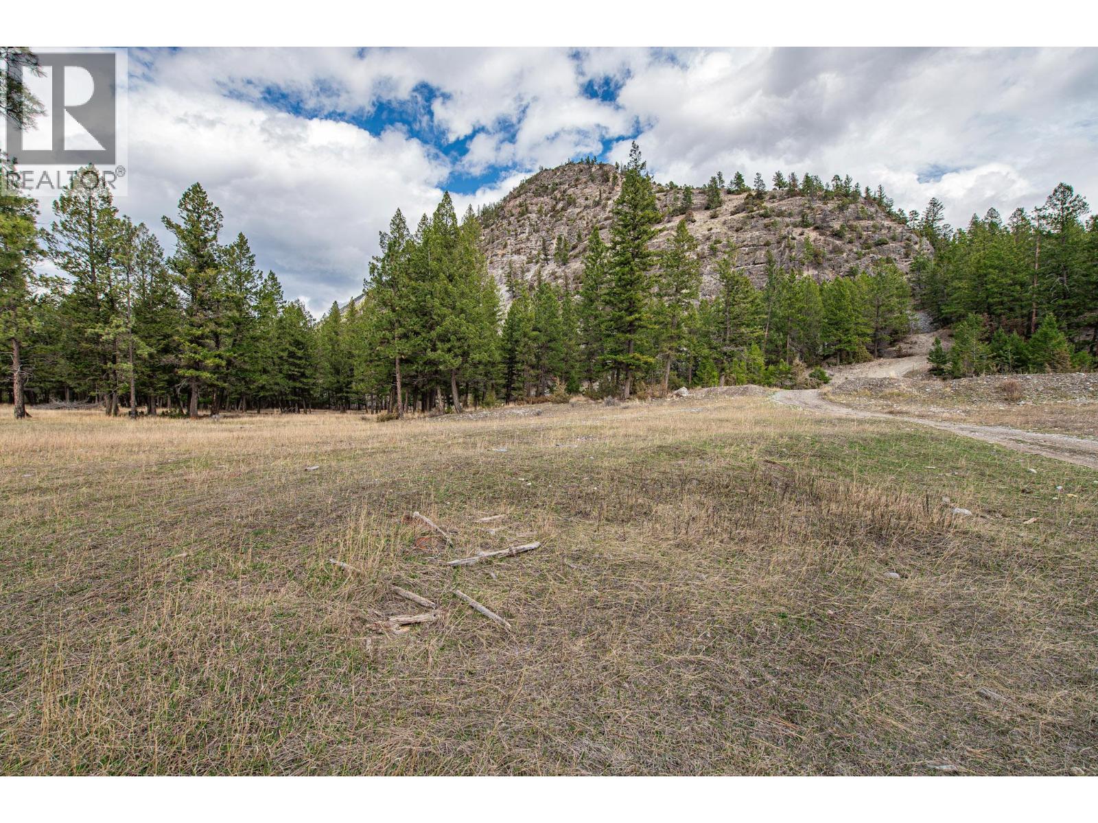 8850 GRAINGER Road, Canal Flats