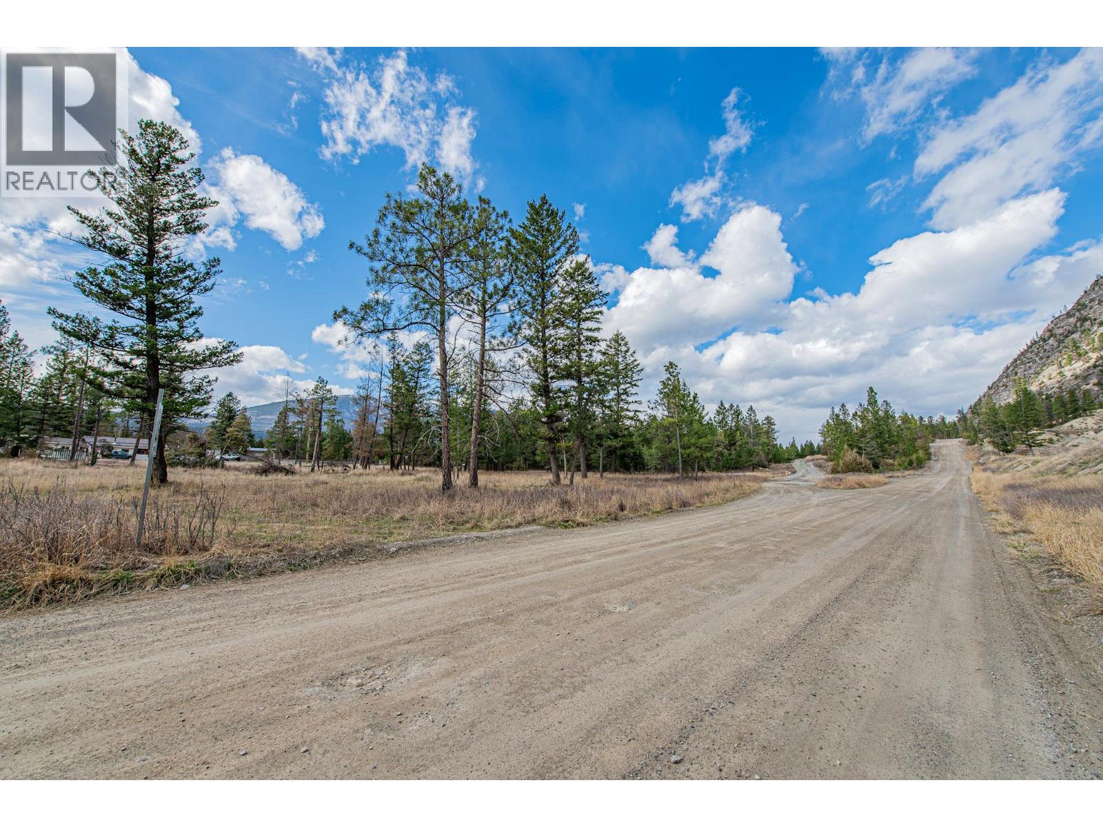 8850 GRAINGER Road, Canal Flats