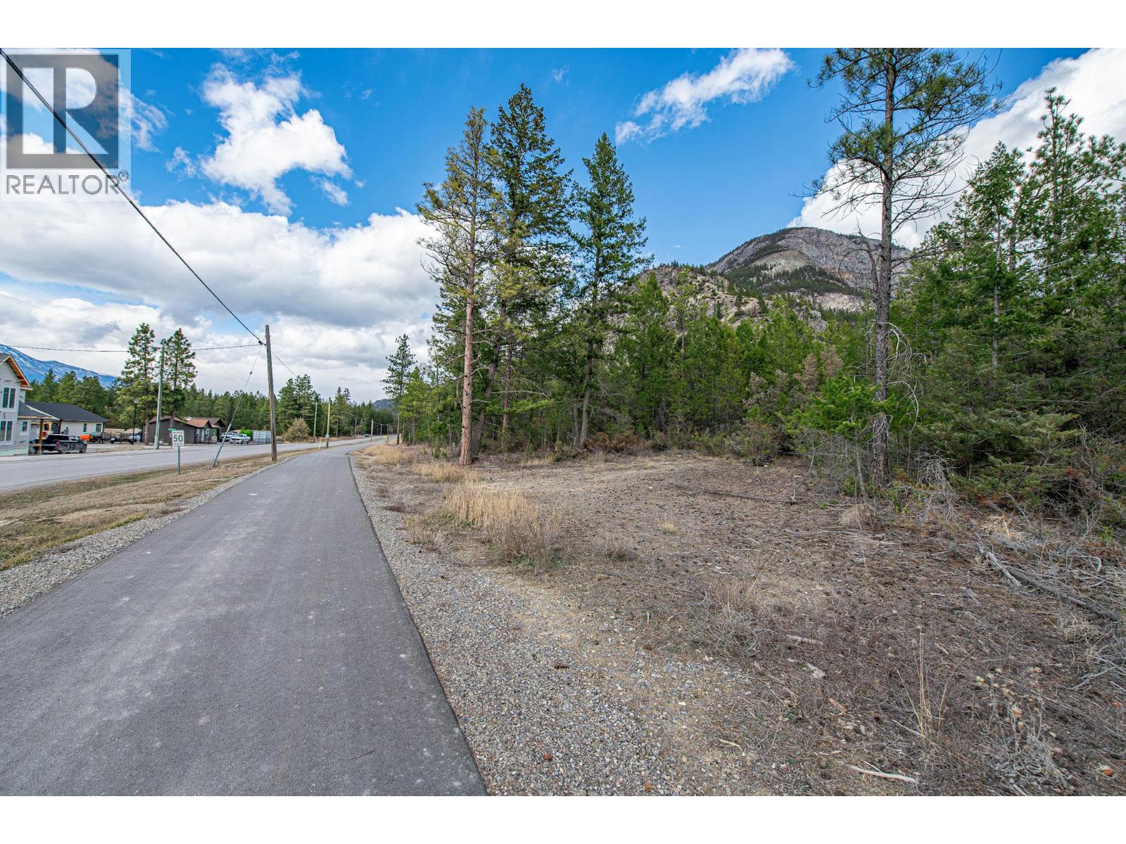 8850 GRAINGER Road, Canal Flats