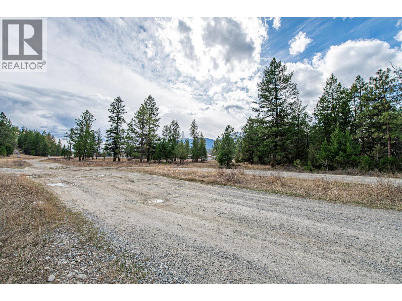 8850 GRAINGER Road, Canal Flats