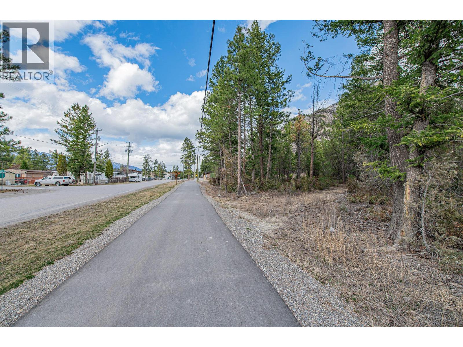 8850 GRAINGER Road, Canal Flats