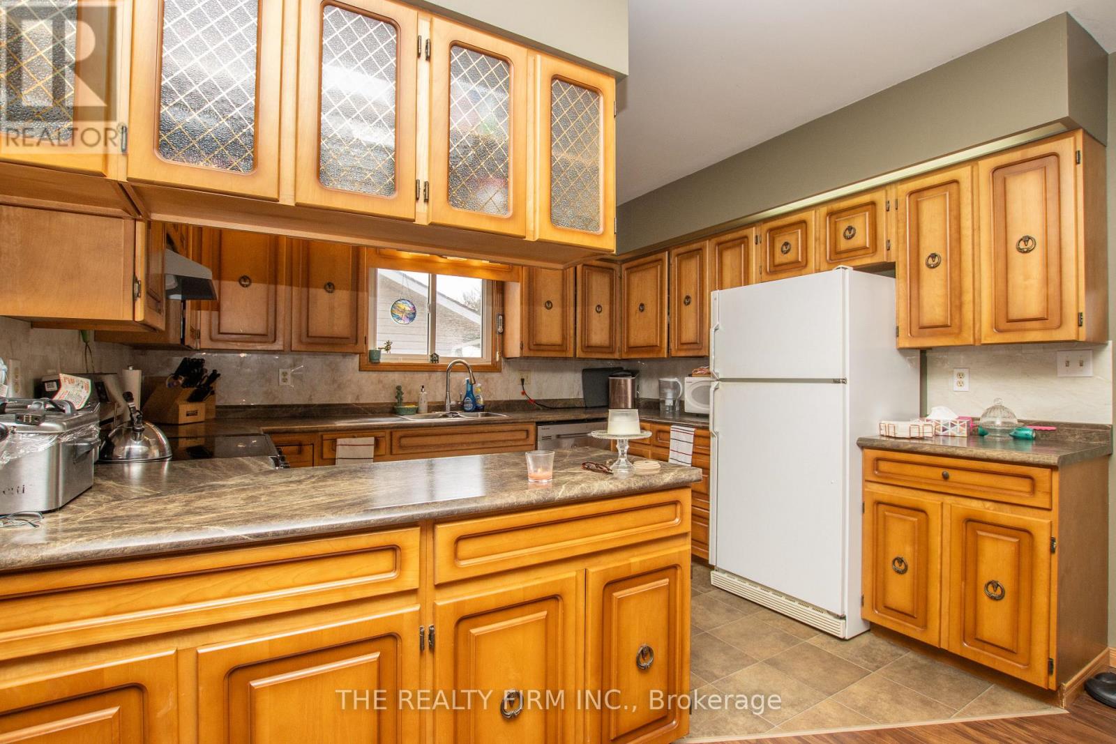 80 PRINCESS STREET W Property Photo