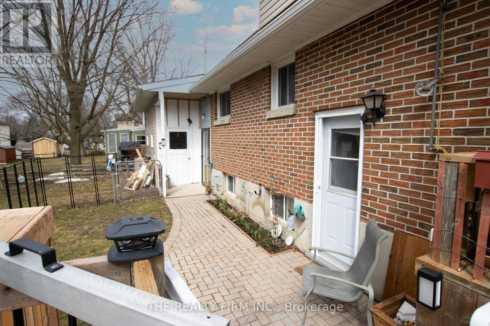 80 PRINCESS STREET W Property Photo