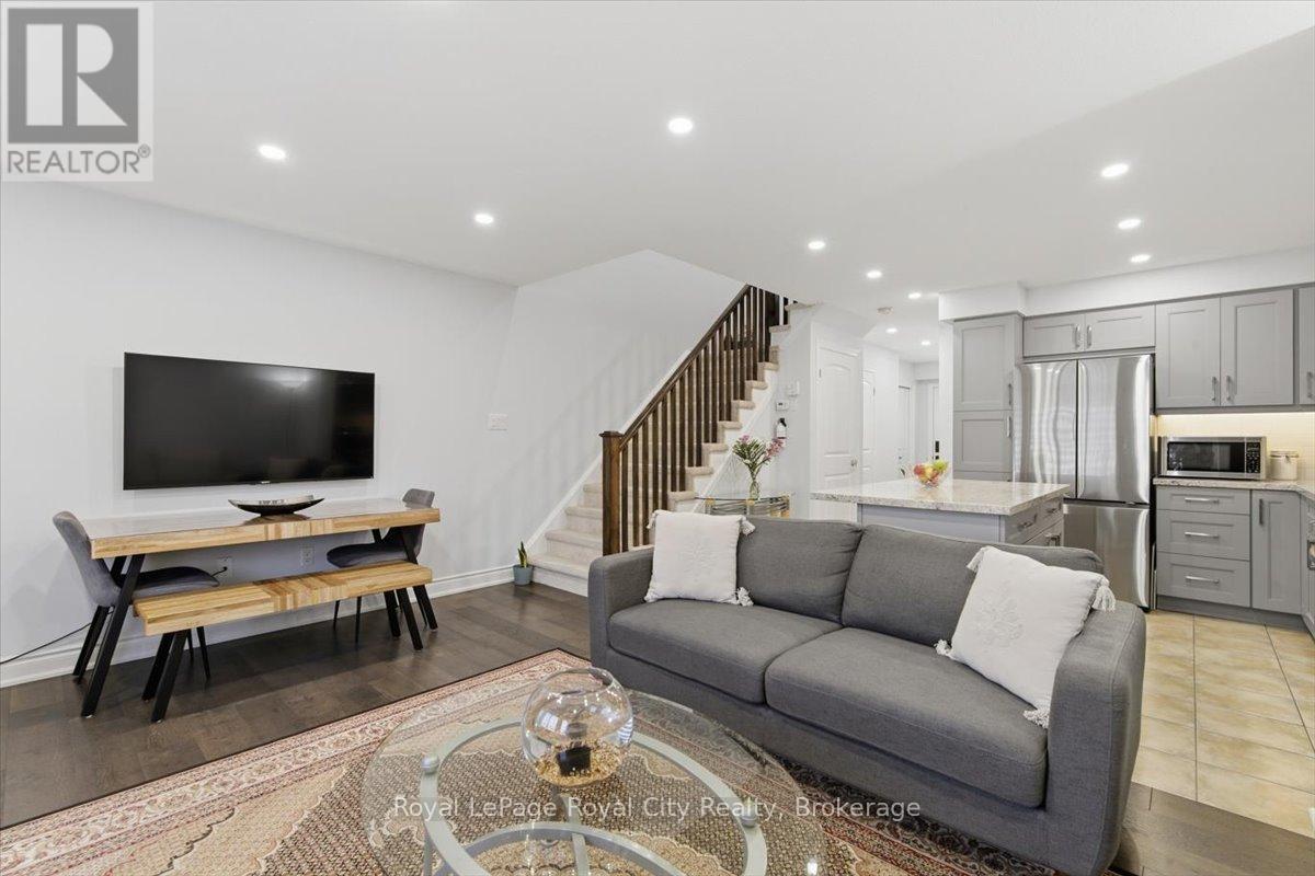 21 - 17 KATEMORE DRIVE