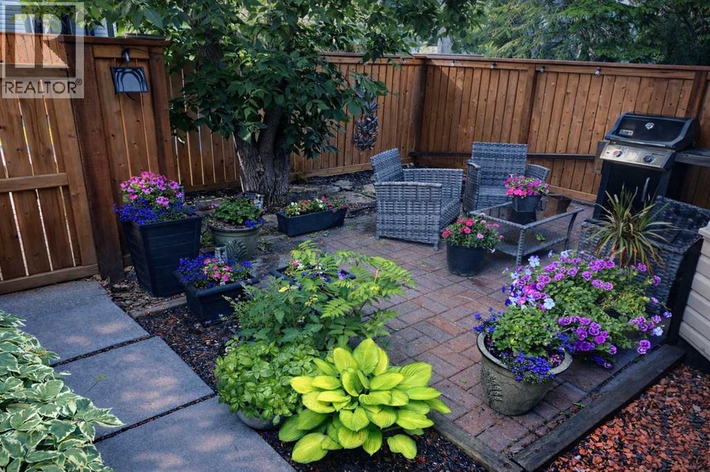 Single Family House for Sale in    Street SW Woodbine Calgary 