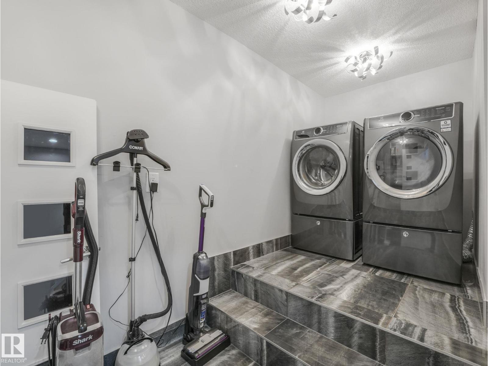 1012 148 AV NW - 22