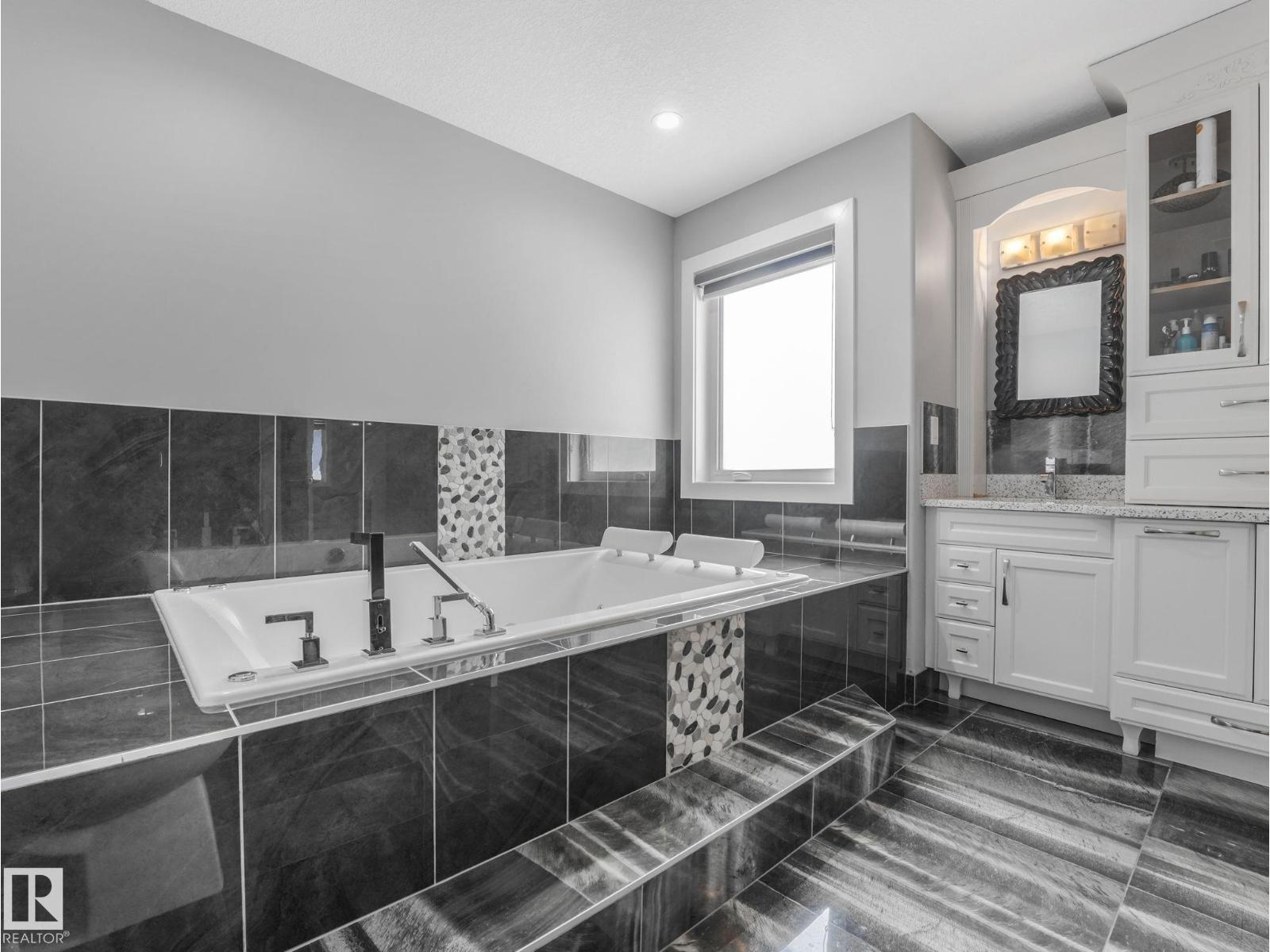 1012 148 AV NW - 29