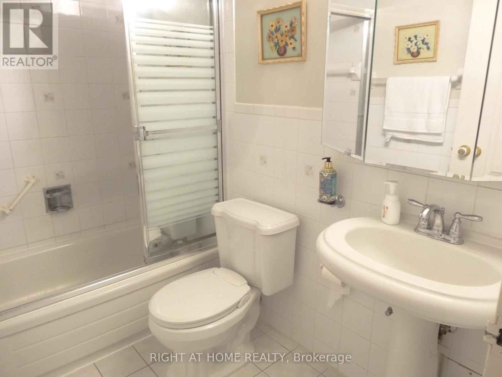 #704 80 ANTIBES DRIVE - 23