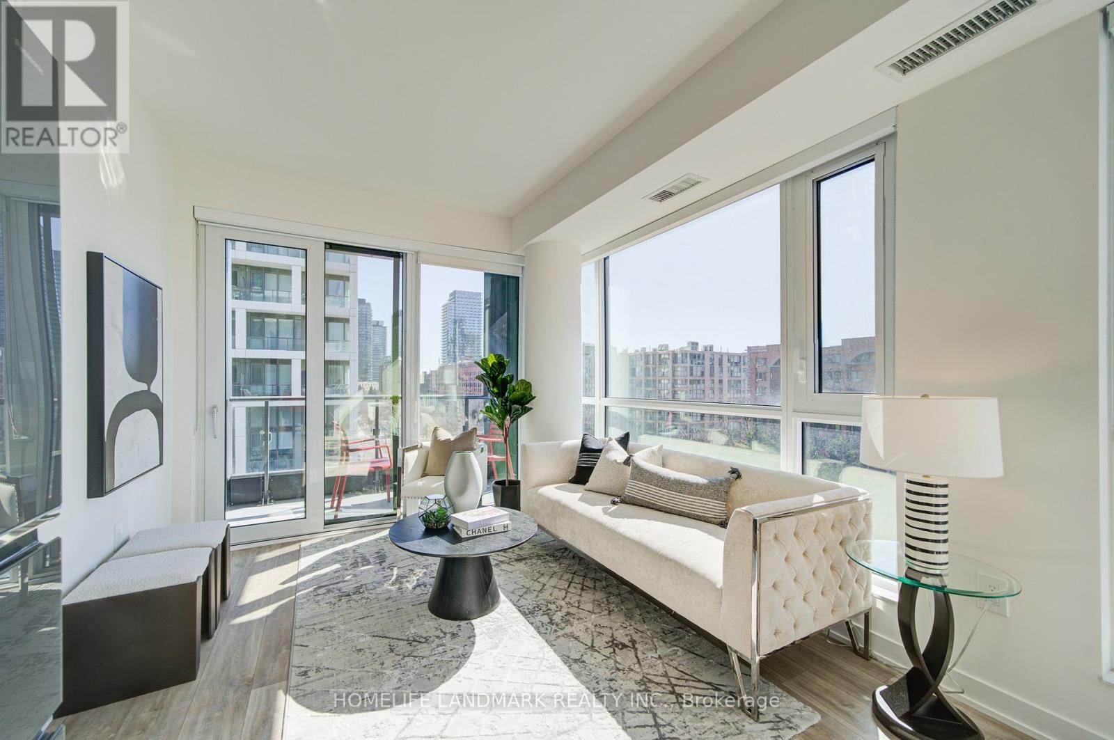 550 121 LOWER SHERBOURNE STREET - 16