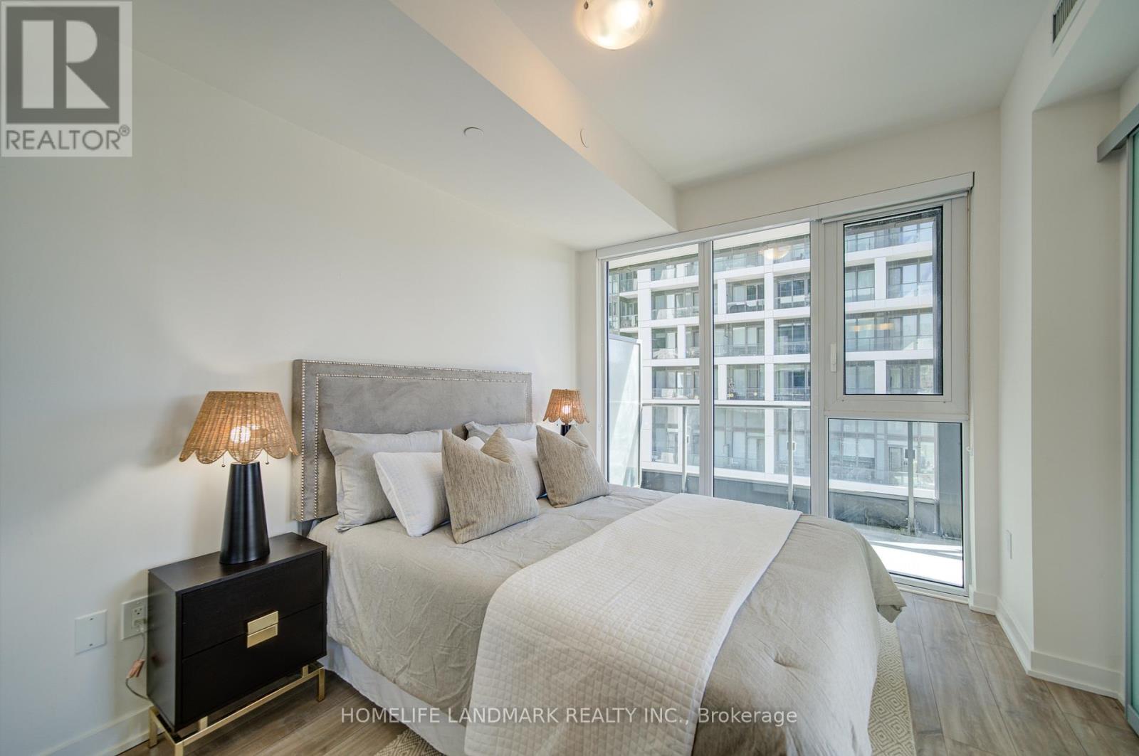 550 121 LOWER SHERBOURNE STREET - 24