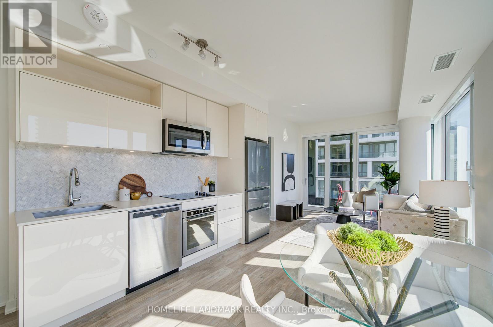 550 121 LOWER SHERBOURNE STREET - 7