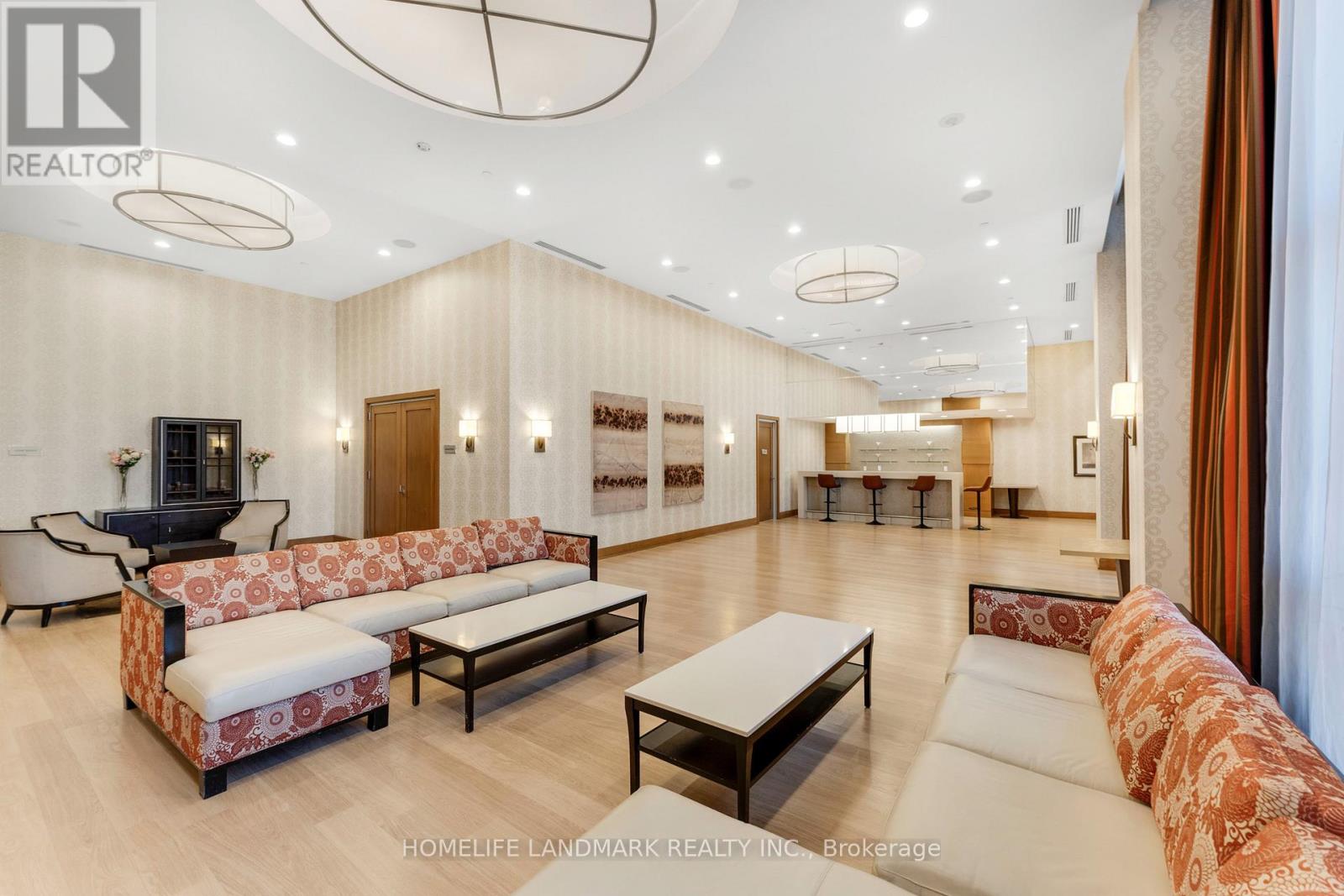 #923 100 HARRISON GARDEN BOULEVARD - 39