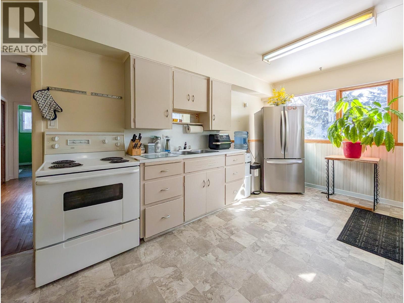 8105 SHELLEY TOWNSITE ROAD - 22