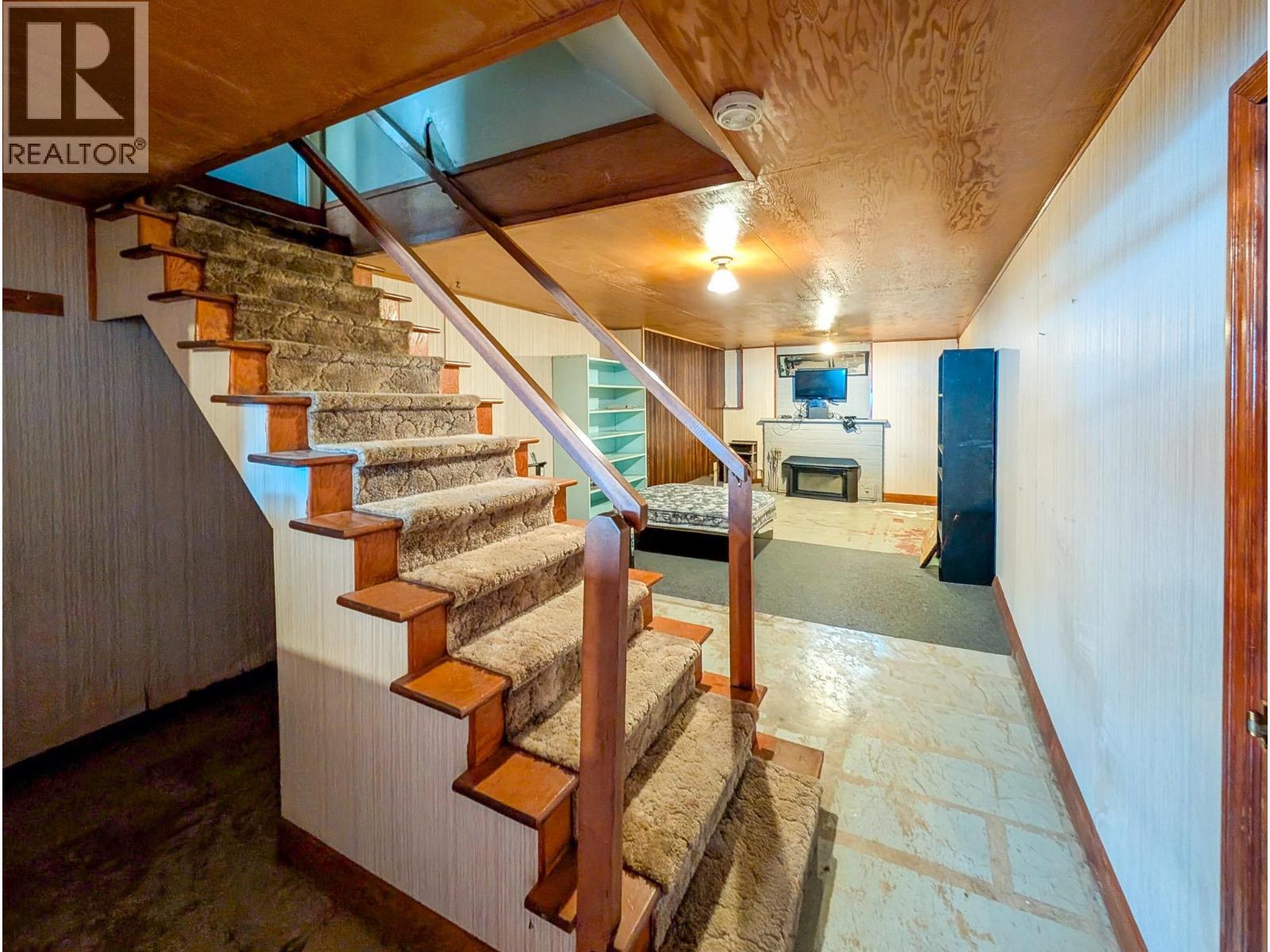 8105 SHELLEY TOWNSITE ROAD - 25