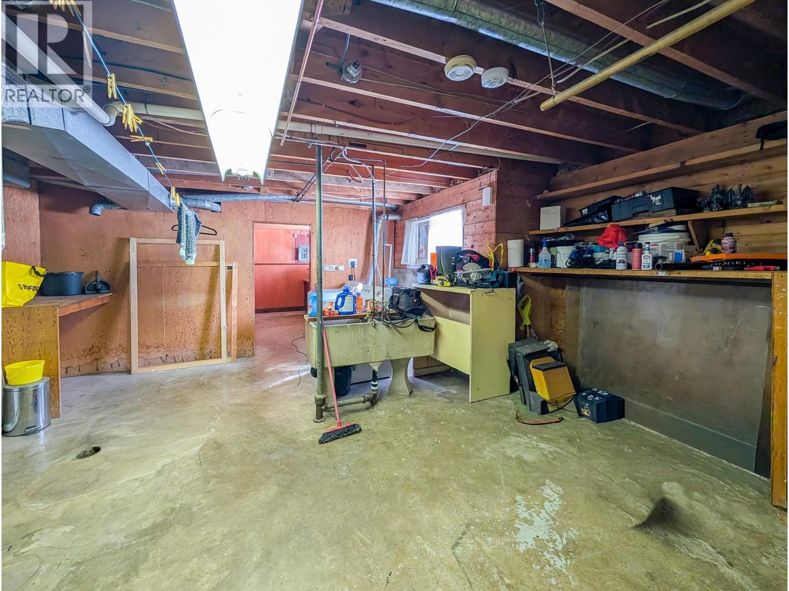 8105 SHELLEY TOWNSITE ROAD - 31