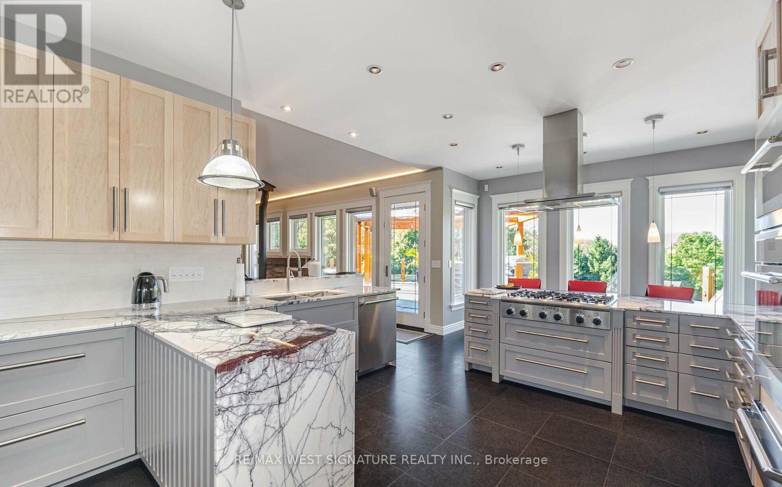16070 KEELE STREET - 13