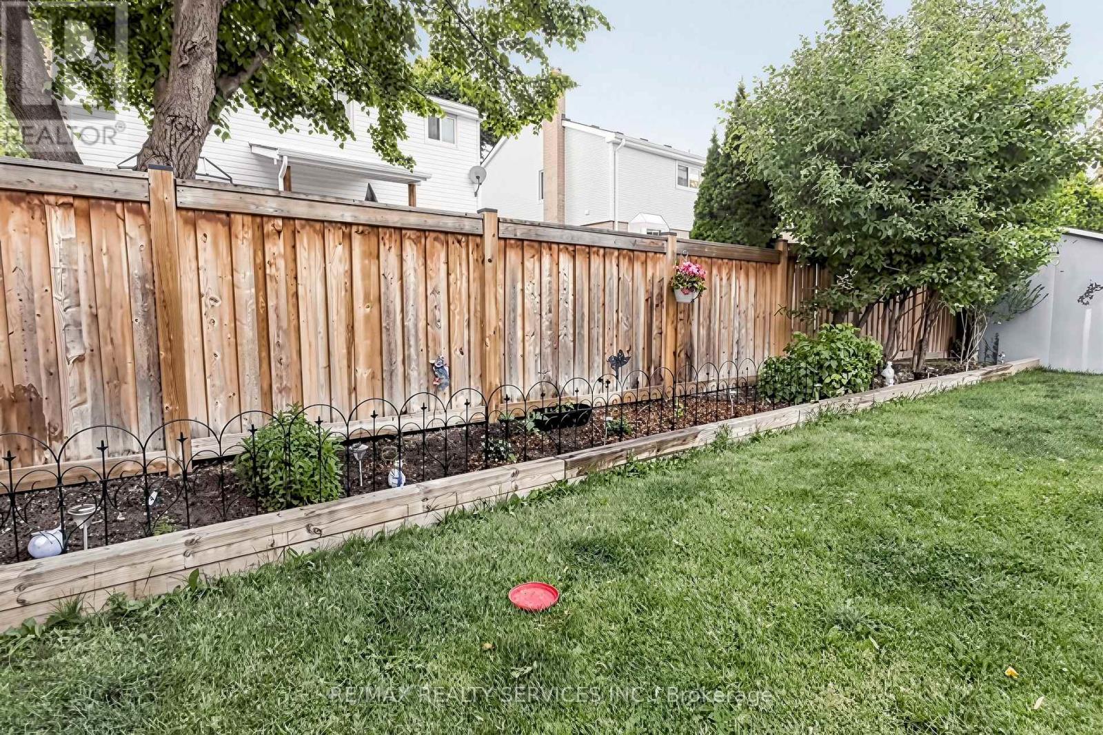 Single Family House for Sale in  NANTUCKET CRESCENT Brampton (Westgate) 